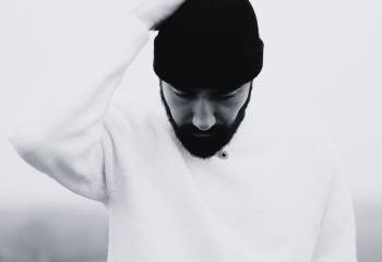 Artiste / Intervenant (Auteur - compositeur - Interprète / Producteur)